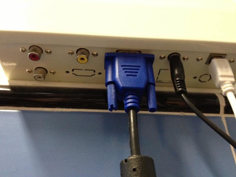 Kit Caja conexiones con 10m de cable VGA